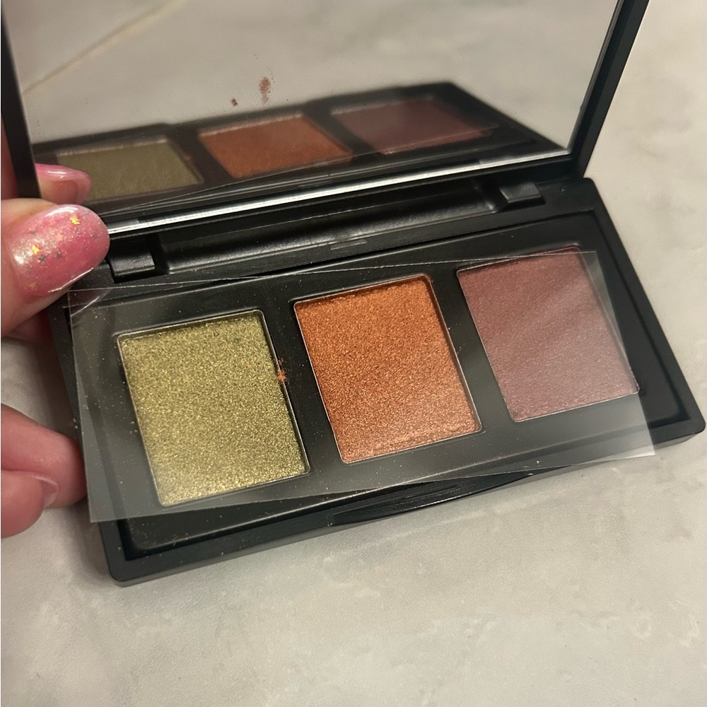Naked Cosmetics Elegant Bold Eyeshadow Palette